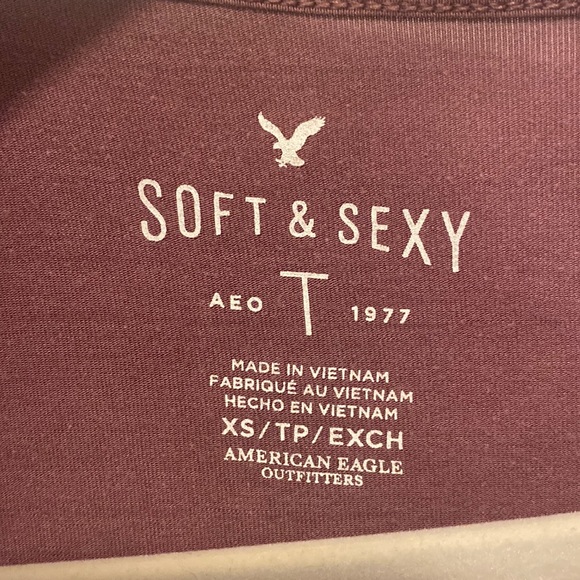 American Eagle womens short sleeve top in size XS - Picture 2 of 3